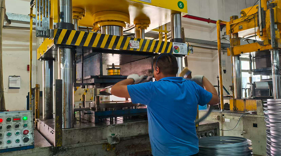 金環(huán)電器的滾筒干衣機(jī)如何適應(yīng)游艇、輪船等特殊海洋環(huán)境，確保高安全性和穩(wěn)定性？