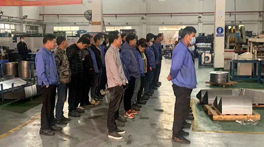 保健康 趕生產(chǎn)！金環(huán)電器早會叮囑員工注意防疫