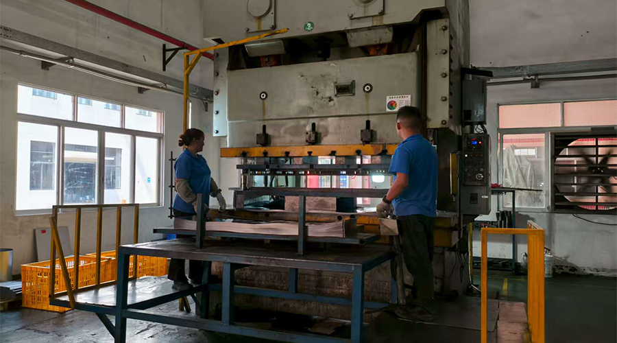 金環(huán)電器滾筒衣服烘干機(jī)箱體生產(chǎn)流程