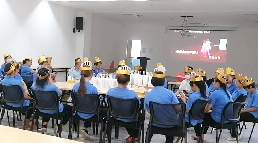 歡聚一堂 溫暖相伴！金環(huán)電器舉辦9月員工生日會