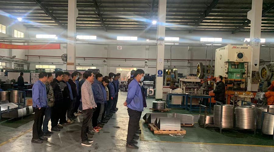 意氣奮發(fā)！金環(huán)電器沖壓車間組織人員開展例行早會